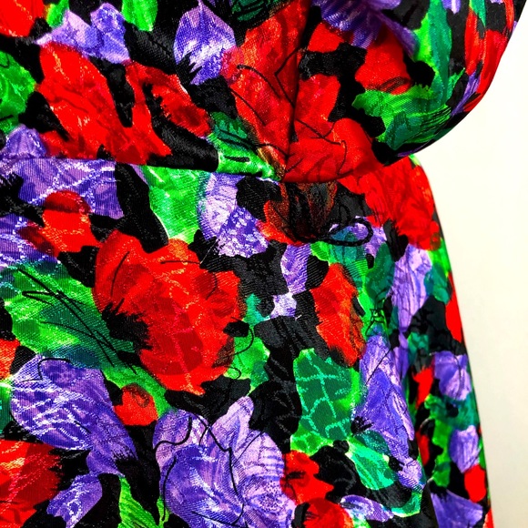 Vintage 1980’s Nu Mode Floral/Black Wrap Dress w/ Shoulder Pads - Picture 7 of 9